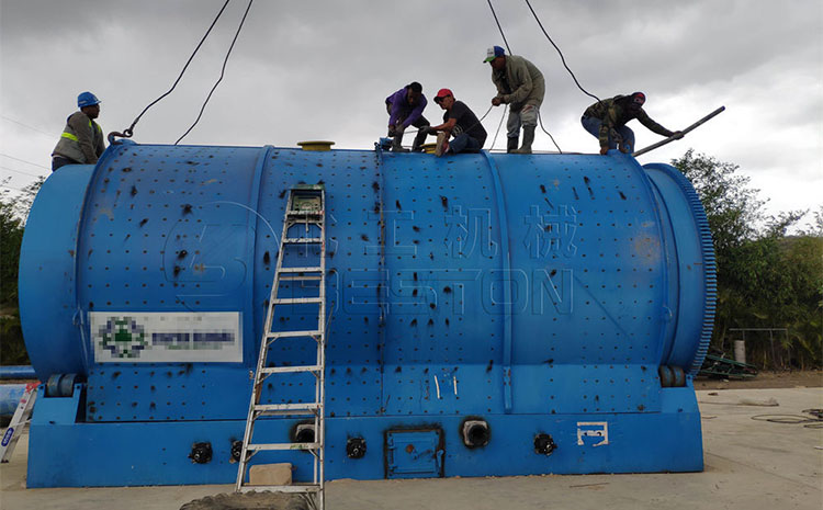 多米尼加16噸廢舊輪胎煉油現場